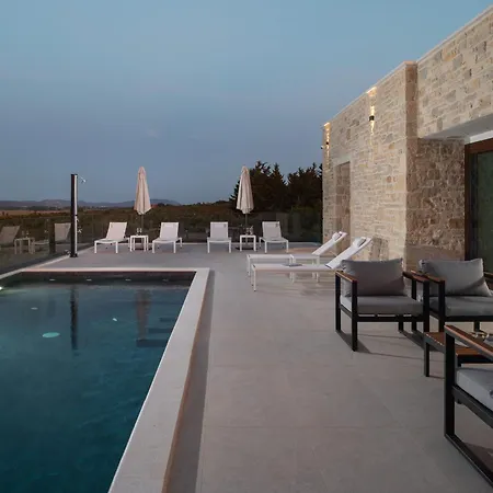My Dalmatia - Kastel Mrkic Ii With Private Swimming Pool, Sauna, Jacuzzi And Sport Playground Holiday home *