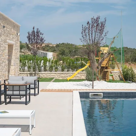 My Dalmatia - Kastel Mrkic Ii With Private Swimming Pool, Sauna, Jacuzzi And Sport Playground * Sveti Filip i Jakov