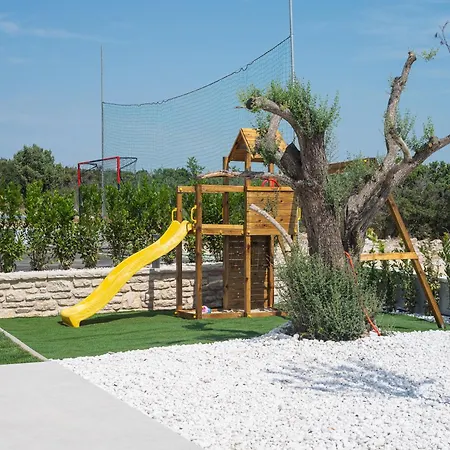 My Dalmatia - Kastel Mrkic Ii With Private Swimming Pool, Sauna, Jacuzzi And Sport Playground Holiday home
